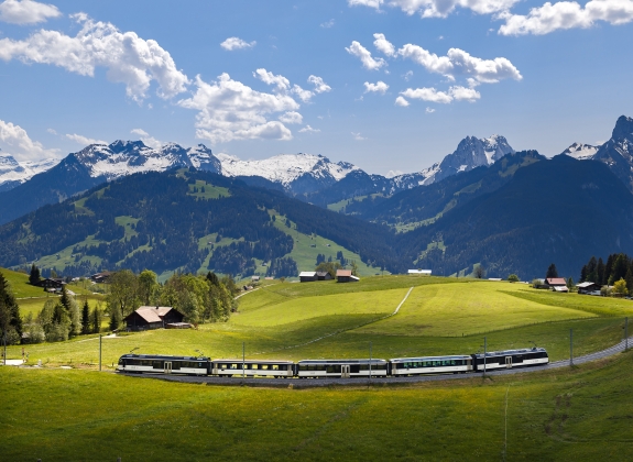 7 Reasons Why You Should Go to the Swiss Alps This Summer – Swiss